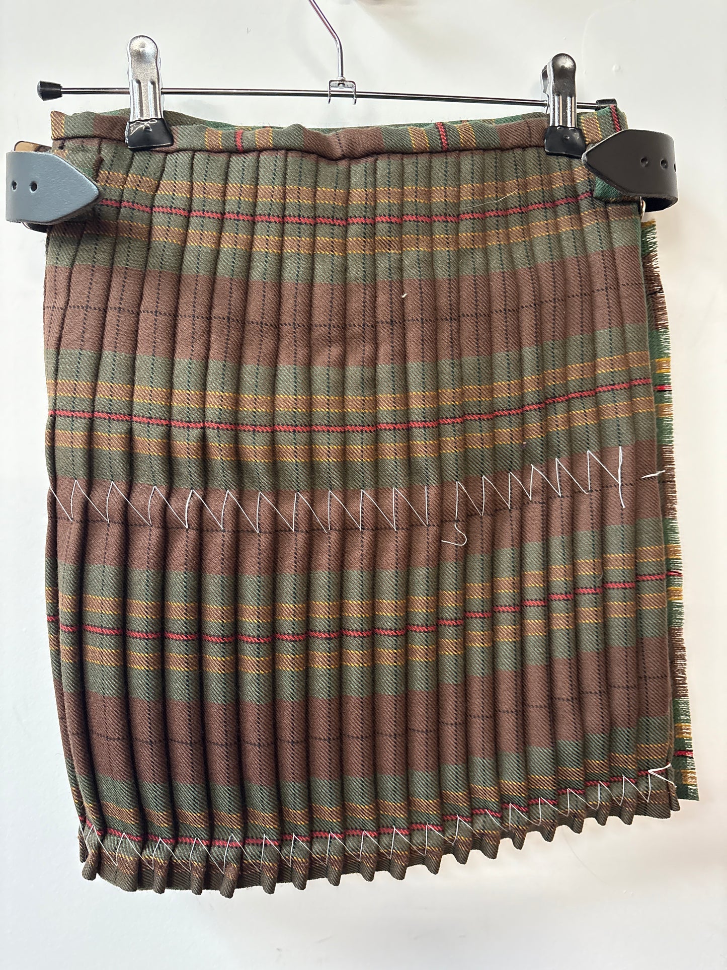 Kids sale kilt broons waist 24.5” length 14.5”