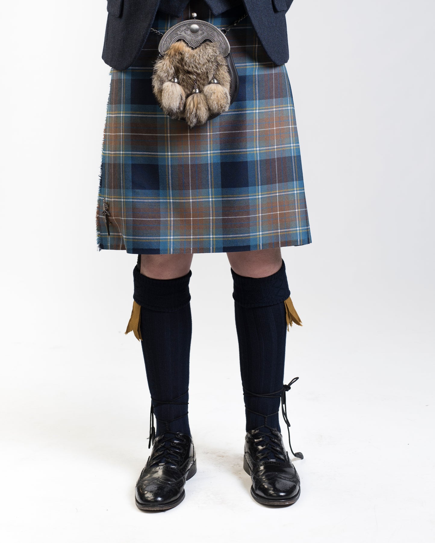 Holyrood / Charcoal Holyrood Kilt Hire Outfit
