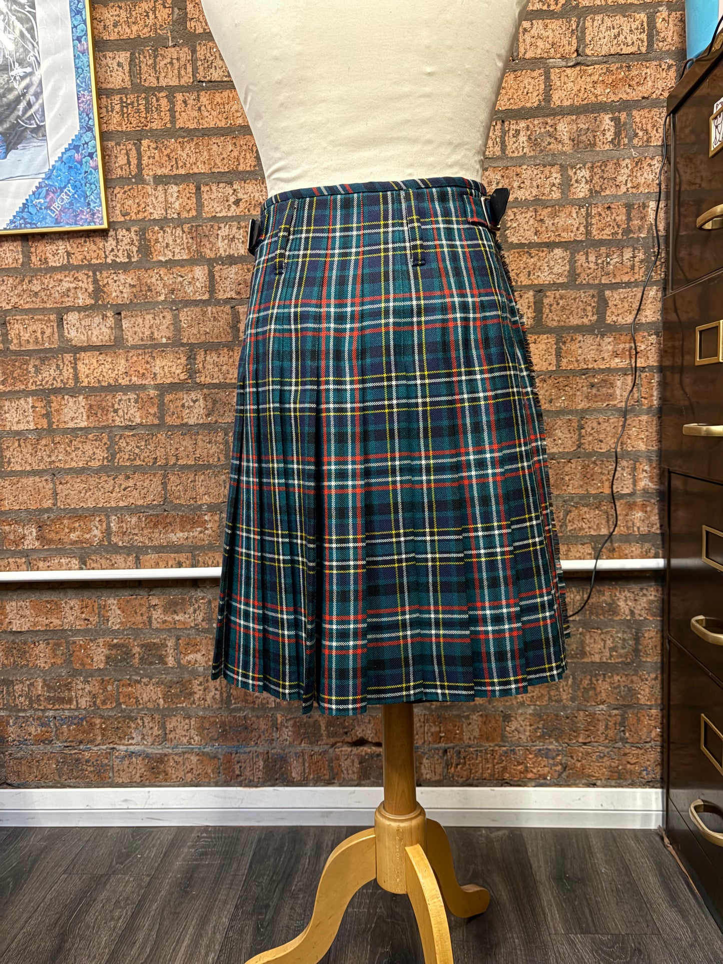 Sale Kilt Modern Scott Waist 32” Length 23.5”