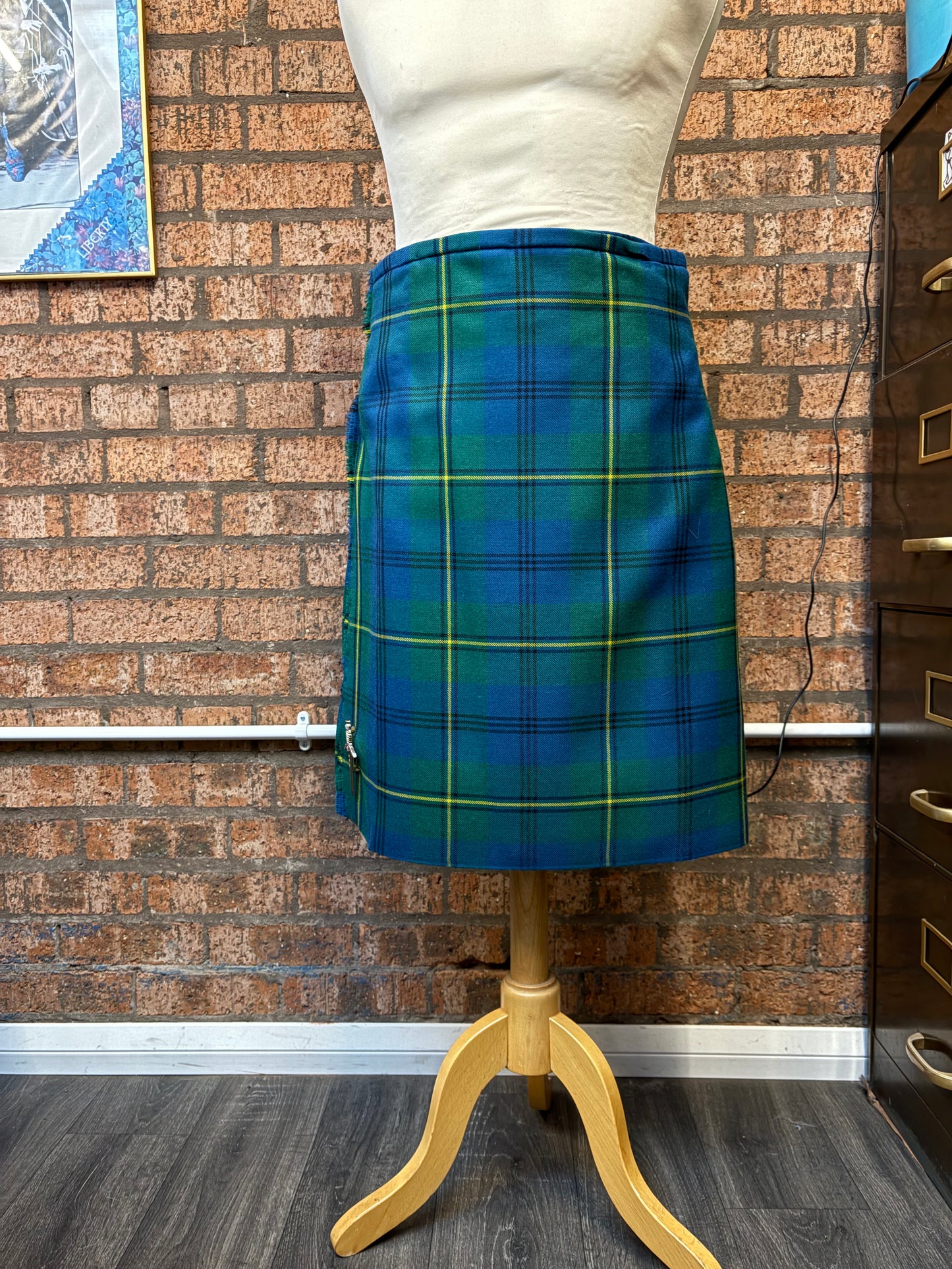 Sale Kilt Johnston Ancient Waist 36” Length – Nicolson