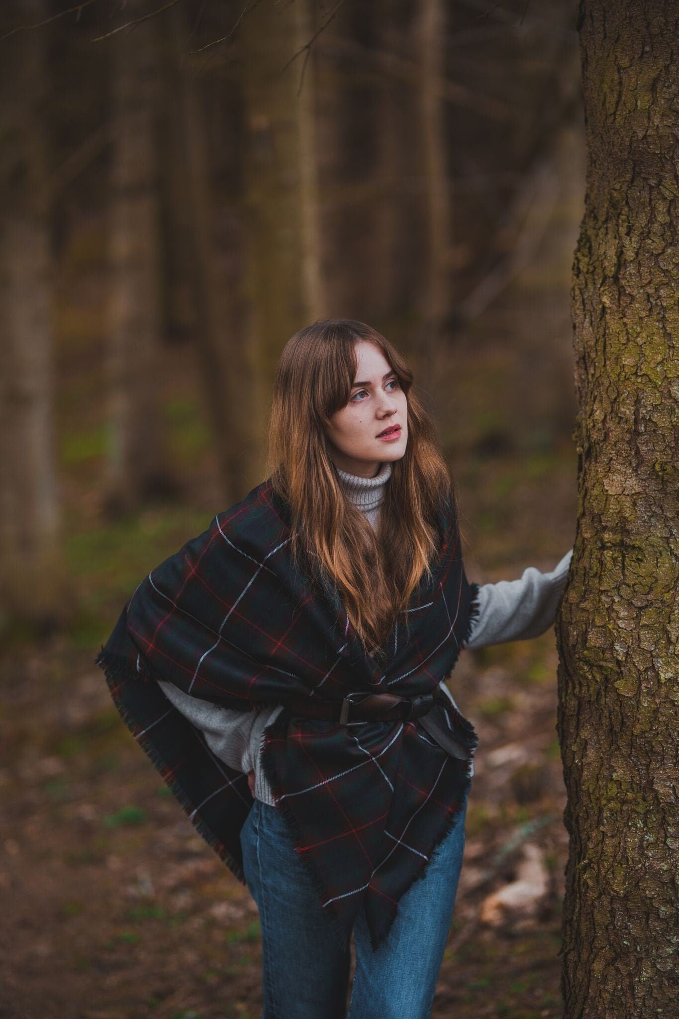 Modern Fraser Hunting Outlandish Shawl by LoullyMakes